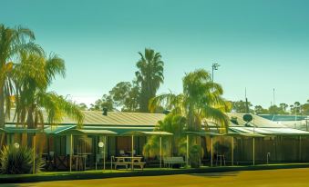 Deniliquin Country Club Motor Inn