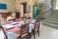 Casa de las Flores Hotel