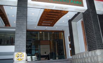 The Grand Park Hotel