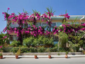 Dedalos Beach Hotel