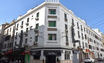 Cade Hotel