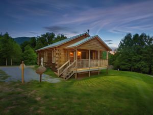 Engadine Inn and Cabins