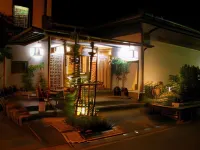 Small lakeside inn Kaigasou Hotels in Kosai
