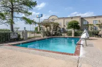Quality Inn & Suites Durant - Pools