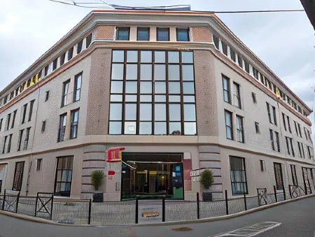 Aparthotel Adagio Aix-en-Provence Centre Отели рядом с достопримечательностью «la Bastide du Jas de Bouffan»