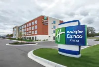 Holiday Inn Express & Suites Allen Park