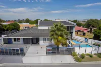 Mauya Guesthouse Hotels near Graafland Park