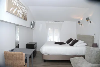 Un Hôtel En Ville