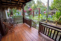 RaCottage Mandalika Hotels in Sengkol