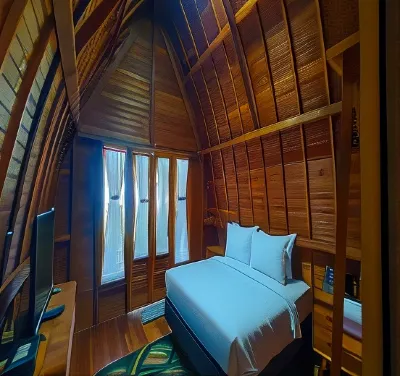 Palma Beach Resort Hoteles cerca de Mandiri Beach
