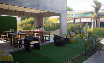 2. Le Park ..
