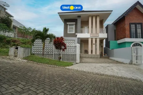 Gandaria Villa Batu - สระว่ายน้ำส่วนตัว