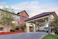 Comfort Suites Omaha East-Council Bluffs Hotels near Dodge House-Historic General