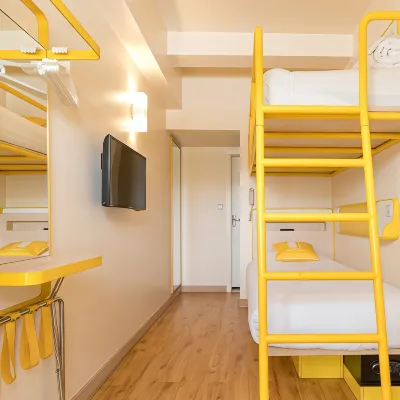 Bloomrooms @ New Delhi Railway Station Hotels in Pahar Ganj