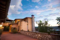 Agriturismo la Vecchia Fattoria فنادق في Attigliano