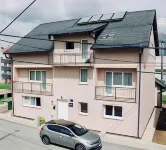 Falling Lakes Hostel - Hostels