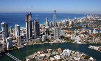 Tiki Hotel Apartments Surfers Paradise