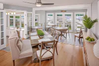 Inn at Harbor Hill Marina Hotels in Waterford