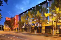 Staypineapple, University Inn, University District Seattle Hotels in University District