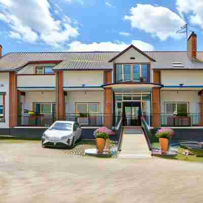 Enjoy Garden Hotel Exterior