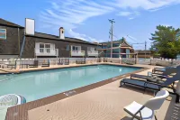 Snyders Shoreline Inn - Swimmingpools