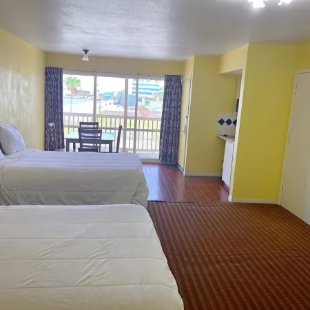 Sea Shell Inn on the Beach