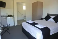 Dooley's Tavern & Motel Springsure