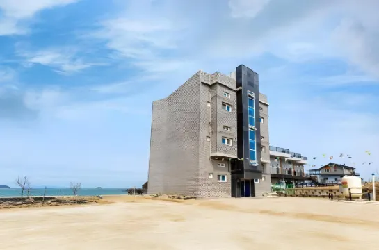 大阜島海濱泳池別墅飯店