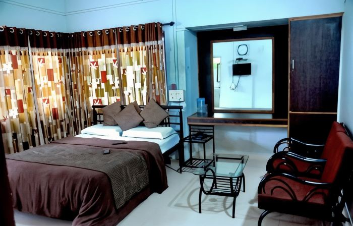 Radhanand Holiday Home