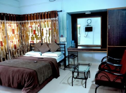 Radhanand Holiday Home