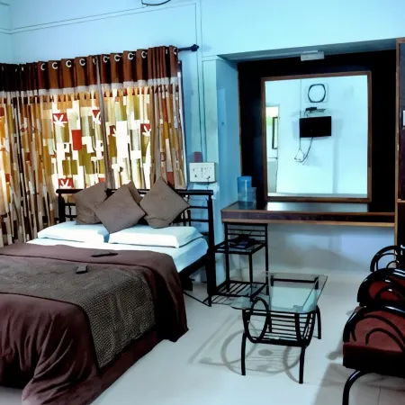 Radhanand Holiday Home Ξενοδοχεία στην πόλη Panhala