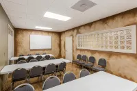 Angel Inn Near Imax, a Travelodge by Wyndham