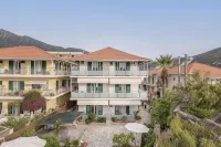 Captain's Seafront Apartments - Balkoner