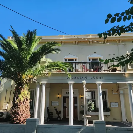 Georgian Court Inn Отели рядом с достопримечательностью «Прямоугольный стадион»