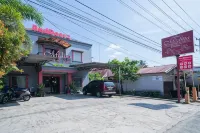 RedDoorz Syariah Near Tugu Dodol Kandangan