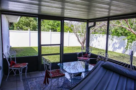 Cozy Palm Bay accommodation