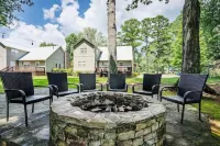 Gunter Lodge-Waterfront on Beautiful Lake Guntersville