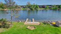 Cottage on Private Upper Silver Lake Minutes From Sand Dunes!