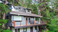 Amazing cabin close to lifts, brewery, dining, hiking and biking. Hotel in zona Centro Conservazione Wildlife
