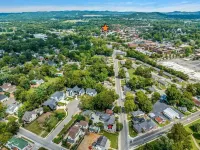 Blakely's Stone Cottage: Walk to downtown Franklin & Civil War Sites