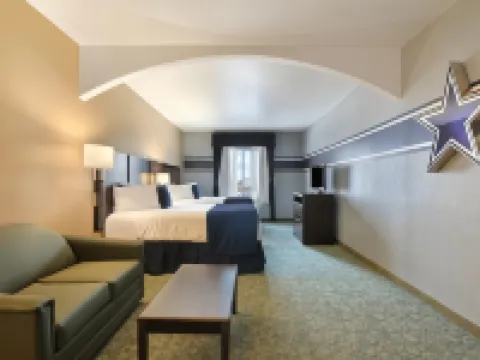 Ramada by Wyndham South Waco Hotels in Hewitt
