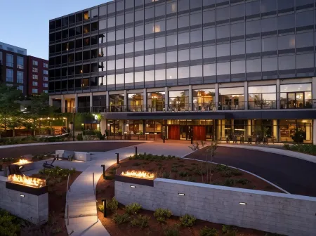 Hotel Champlain Burlington, Curio Collection by Hilton Отели рядом с достопримечательностью «Университет Вермонт»