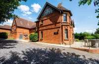 Eton House - Self Check-in, Ensuite Rooms & Self-Catering Studios Hotels near Yeovil Hospital