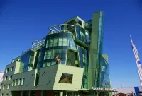 Earth & People Hotel & Spa - Free Parking Hotels near Abacus