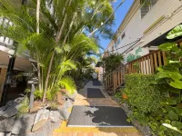Somewhere to Stay Backpackers Hotels near West End