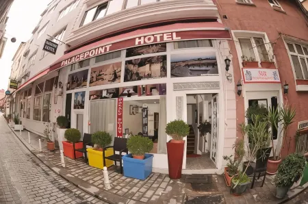 Palace Point Hotel
