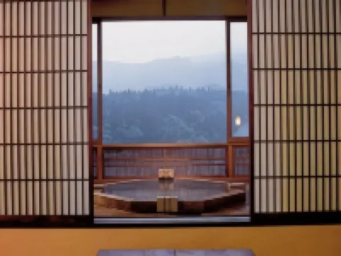 絵かきの宿福泉 阿賀町のホテル