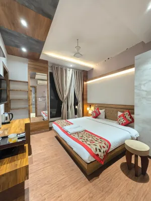 A Palace on River ( Rashmi Guest House ) Hotels near Man Mandir Ghat
