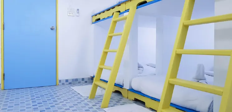 HuaHin Night Market Hostel