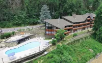 Fabulous Chalet Inn - Jacuzzi